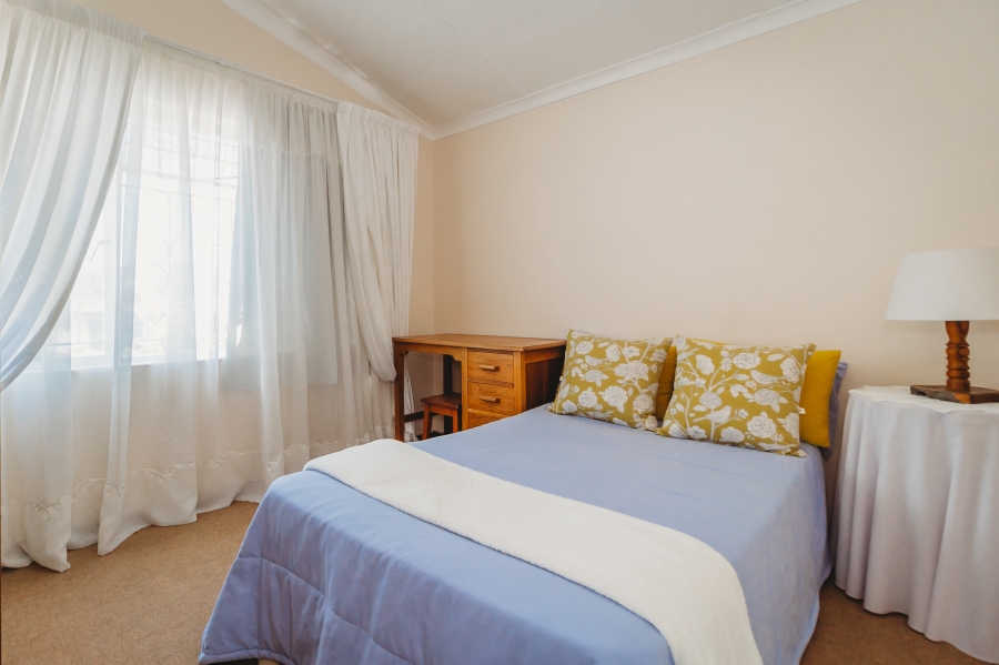 5 Bedroom Property for Sale in Denneoord Western Cape